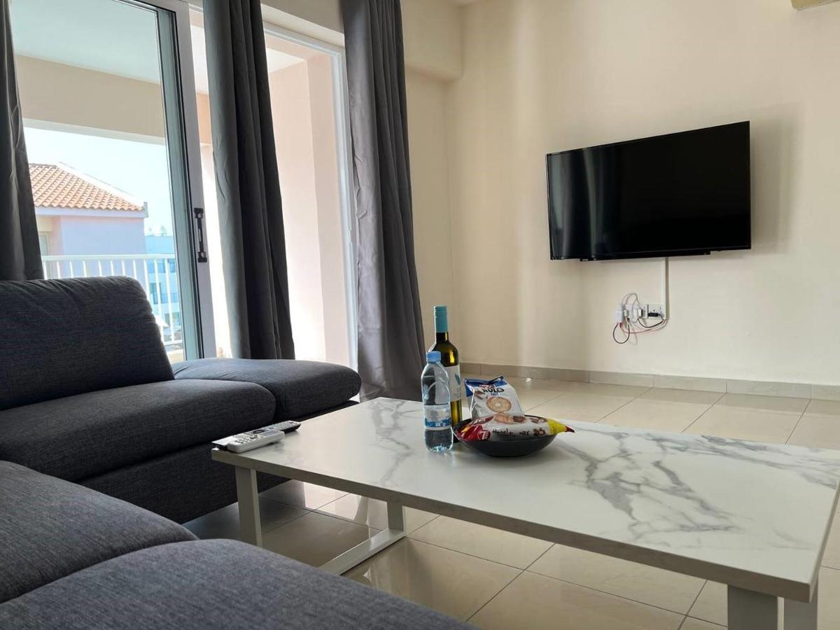 Greek Harmony Apartment พาราลิมนี ภายนอก รูปภาพ
